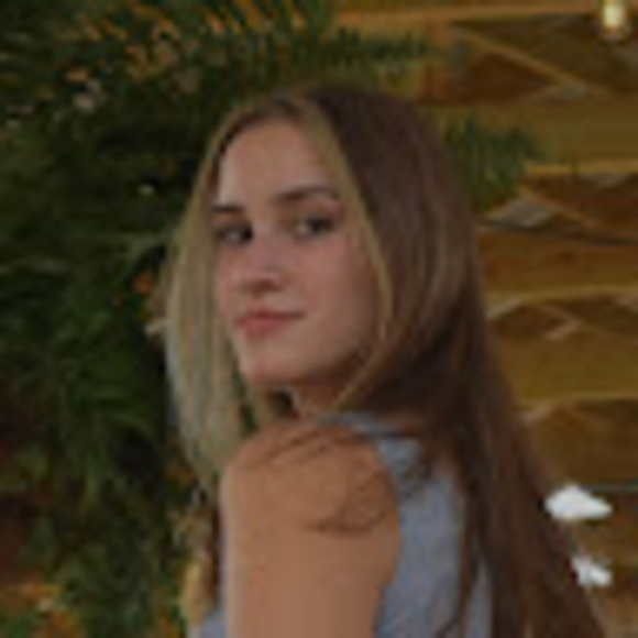 Meet your Posher, Ava - Picture 1 of 1